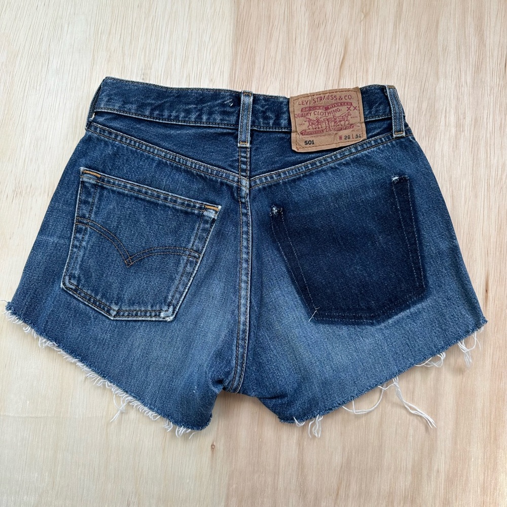 VINTAGE LEVIS 501 SHORTS SIZE 28